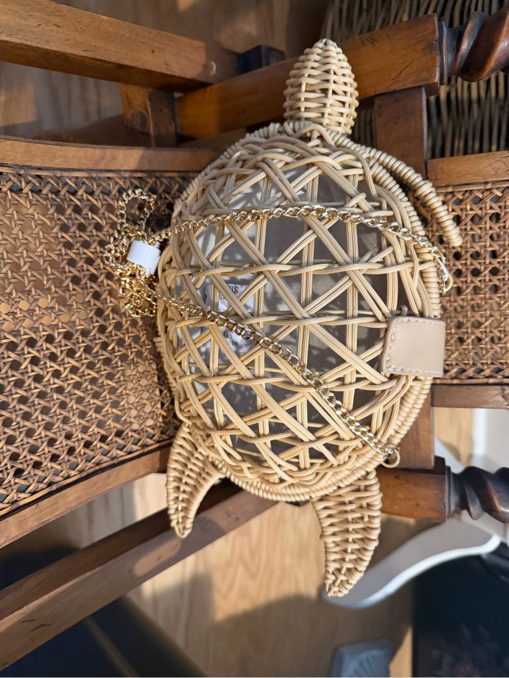 Tommy Bahama Woven Straw Turtle Crossbody in Natural Beige - Picture 2 of 4